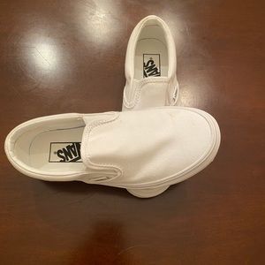VANS SLIP ONS!!